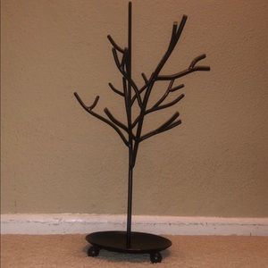 Black Metal Jewelry Tree